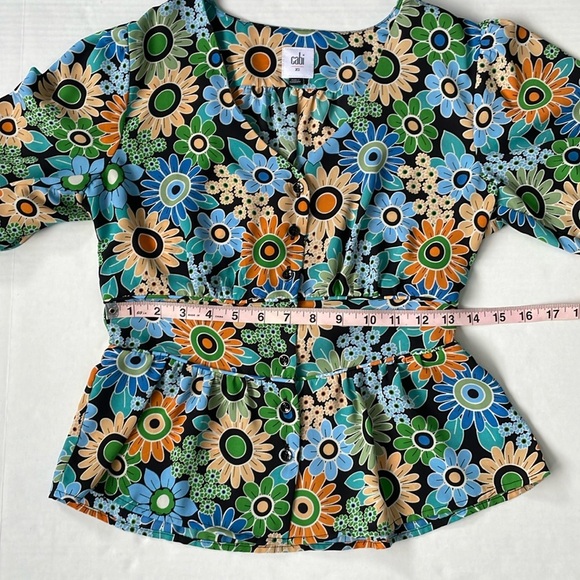 CAbi Multicolor Floral Happy Top Blouse XS - Picture 17 of 17
